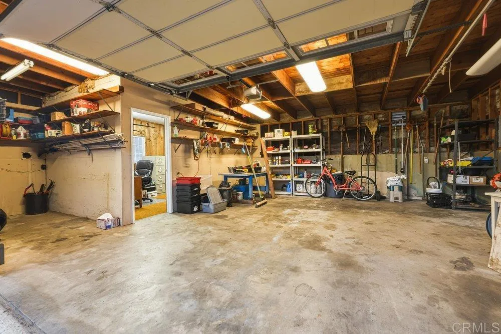 Detached Garage