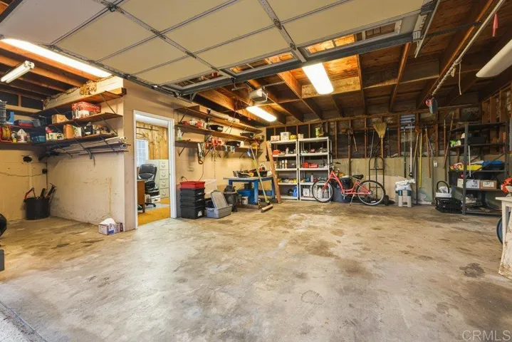 Detached Garage