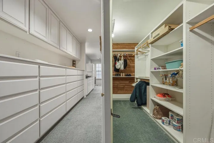 Walk-in Closet