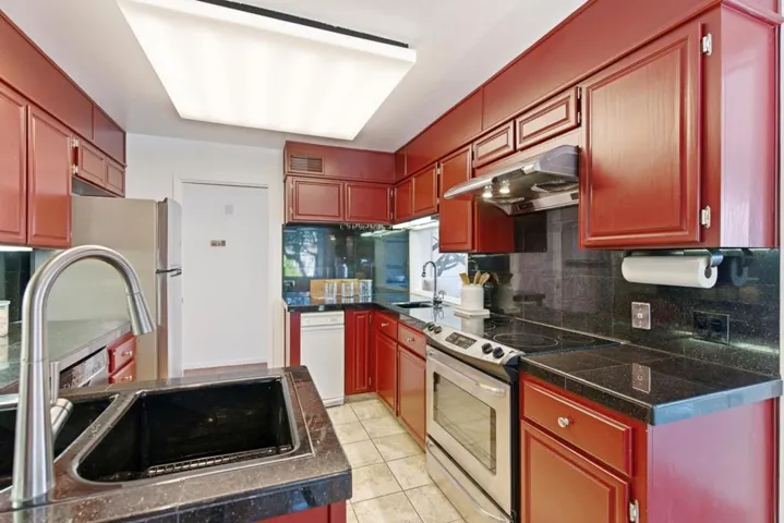 58 E Poplar Avenue 4, San Mateo, California 94401