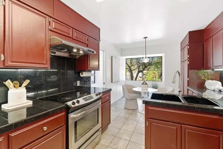 58 E Poplar Avenue 4, San Mateo, California 94401