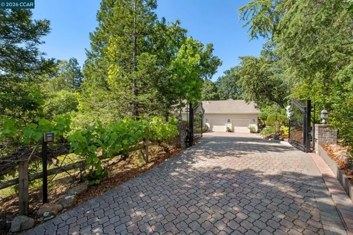 40 Donkey Flats Court, Pleasant Hill, California 94523