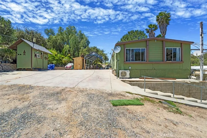 12385 Beardsley Way, Corona, California 92883