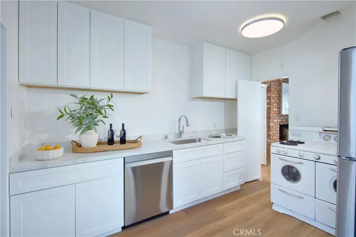 1407 N Bay Front, Newport Beach, California 92662