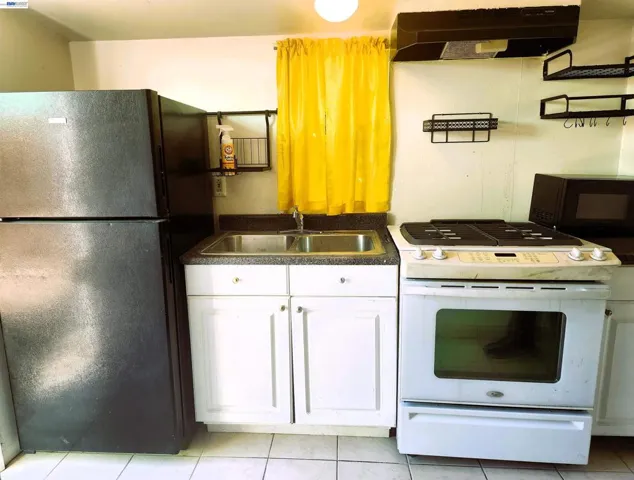 2421 96th Ave, Oakland, California 94603
