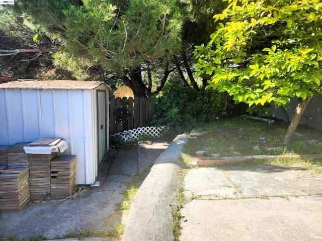 2421 96th Ave, Oakland, California 94603