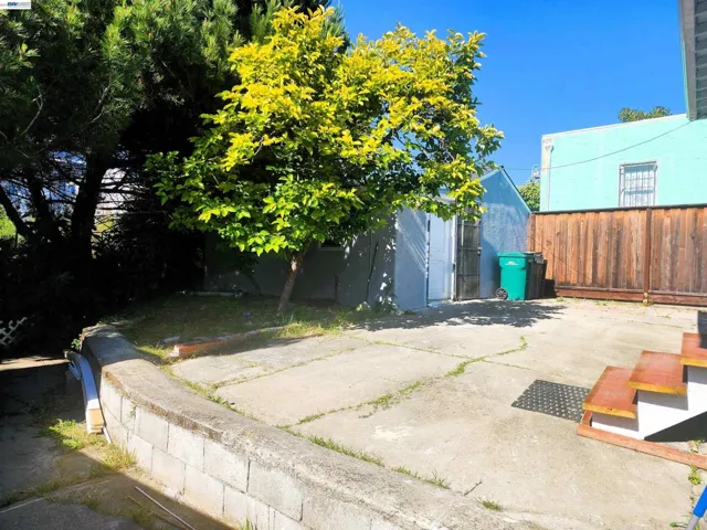 2421 96th Ave, Oakland, California 94603