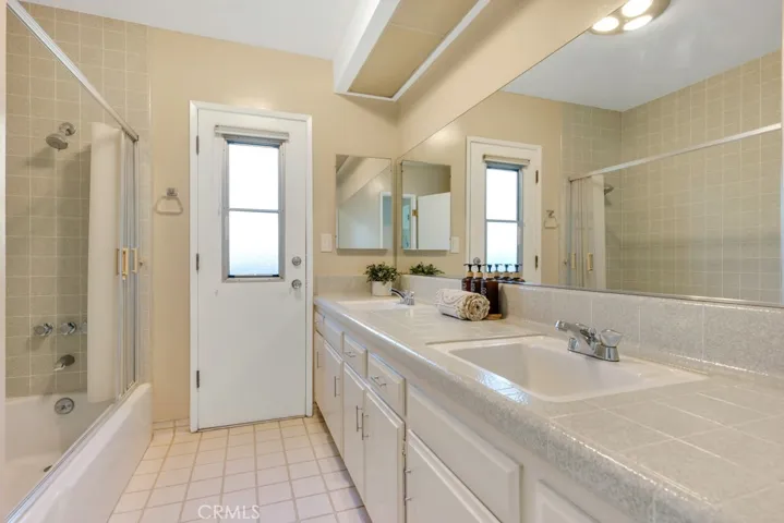19615 Vintage Street, Northridge, California 91324