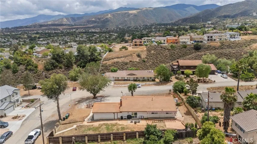 Surrounded by natural beauty while remaining close to everyday amenities