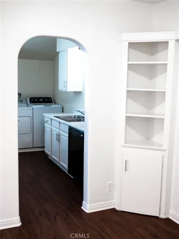 5016 Kester, Sherman Oaks, California 91403