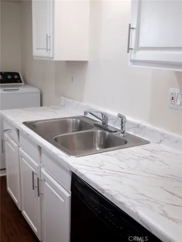 5016 Kester, Sherman Oaks, California 91403