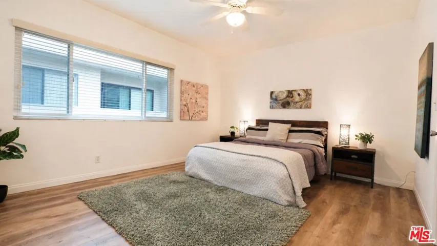5139 Balboa Boulevard 12, Encino, California 91316