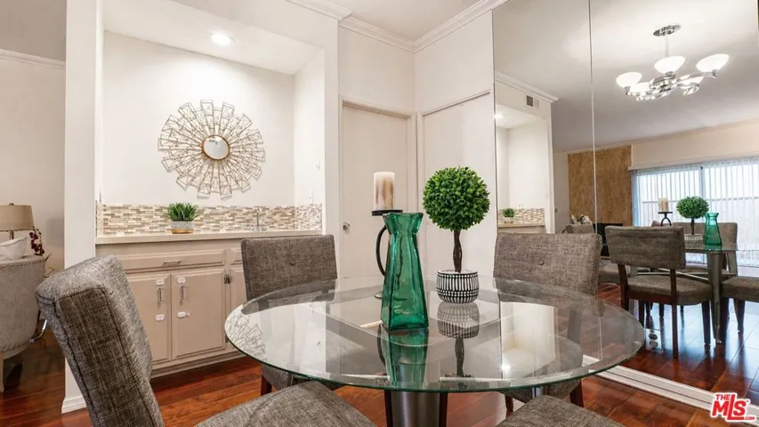 5139 Balboa Boulevard 12, Encino, California 91316