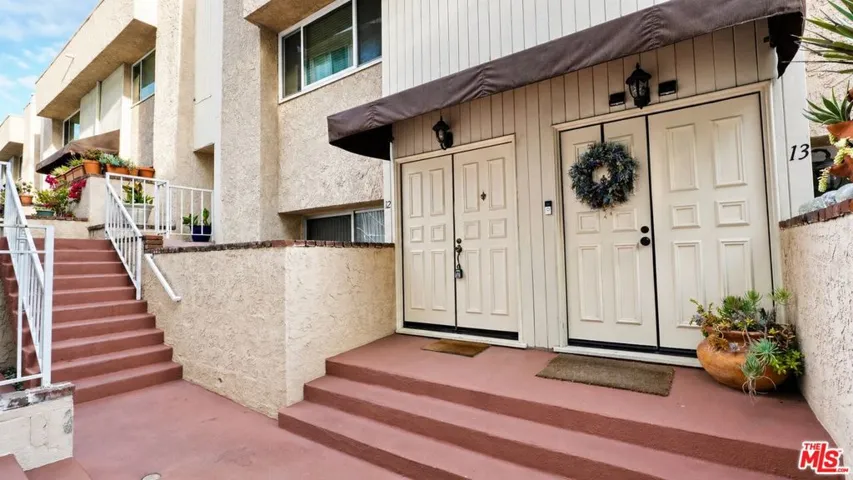 5139 Balboa Boulevard 12, Encino, California 91316