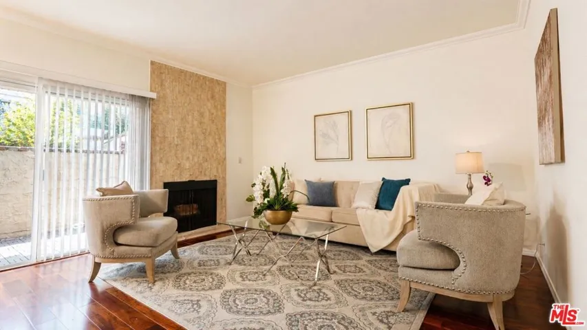 5139 Balboa Boulevard 12, Encino, California 91316