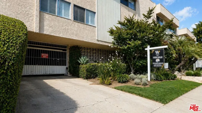 5139 Balboa Boulevard 12, Encino, California 91316