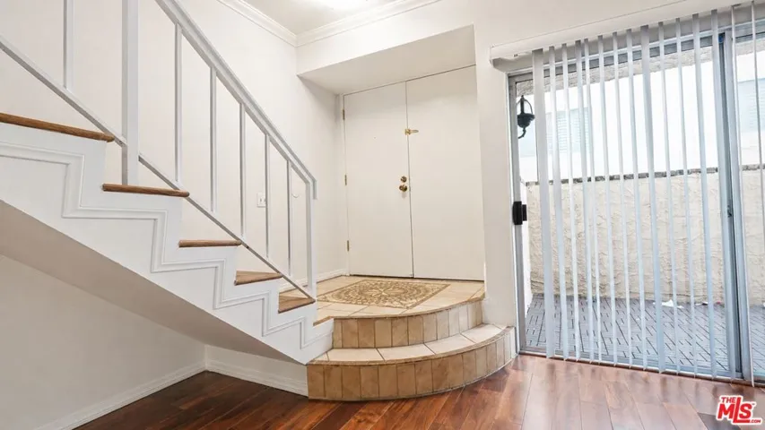 5139 Balboa Boulevard 12, Encino, California 91316