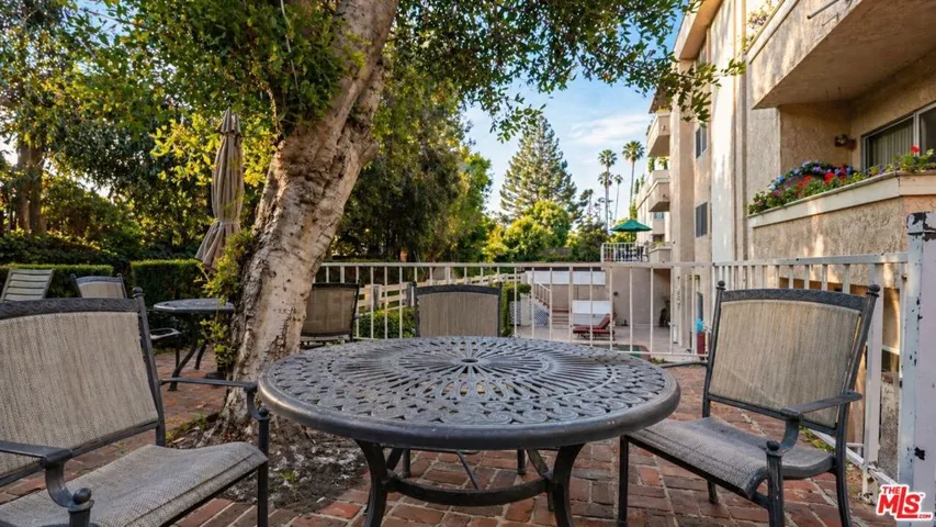 5139 Balboa Boulevard 12, Encino, California 91316