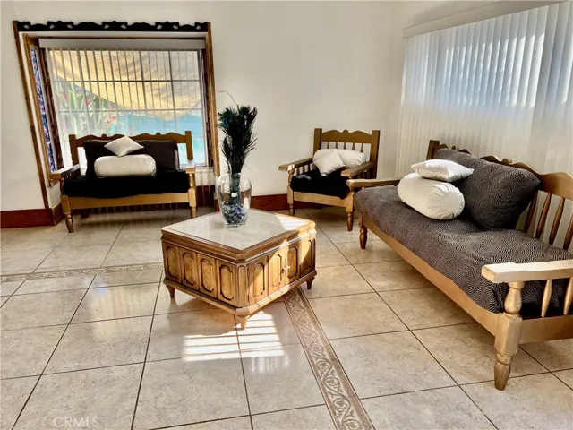 528 S Ash Avenue, Inglewood, California 90301