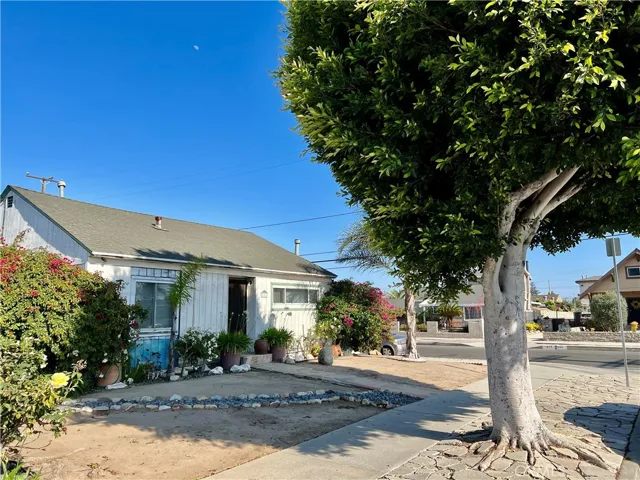 528 S Ash Avenue, Inglewood, California 90301