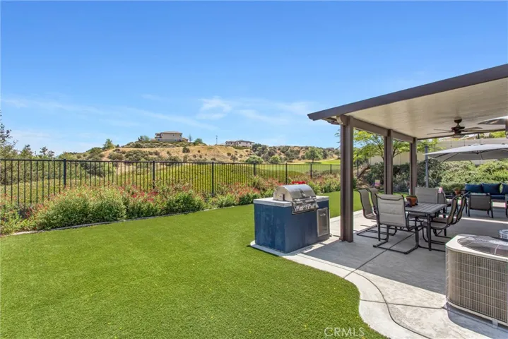 Covered Patio, BBQ
