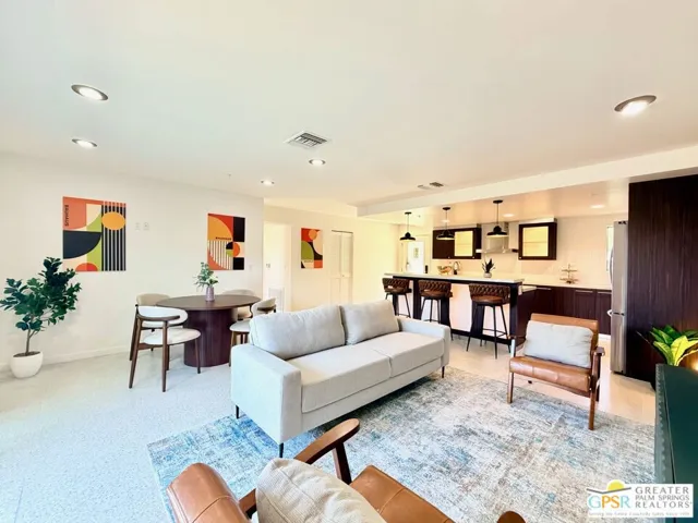 Living Room - Unit 105 - Quere