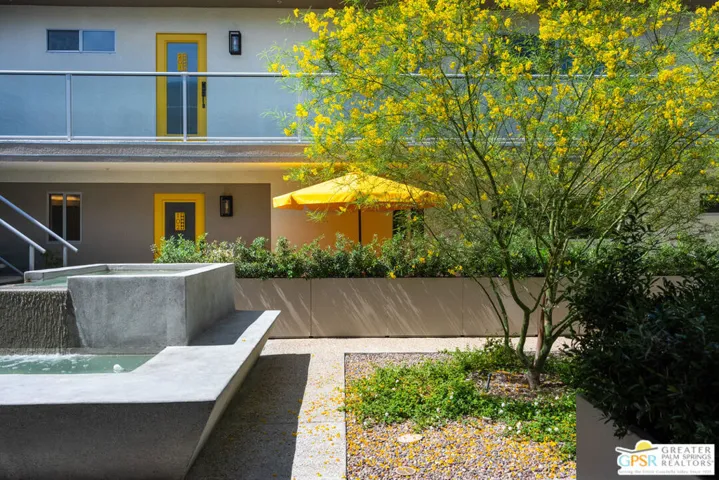 Courtyard - Unit 105 - Querenc