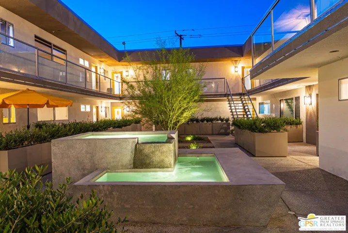 Courtyard - Unit 105 - Querenc