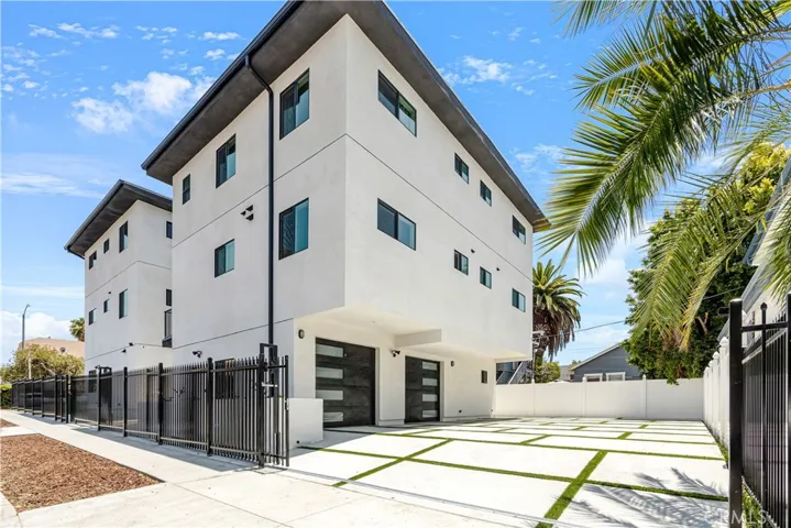443 N Harvard Boulevard 1/2, Los Angeles, California 90004