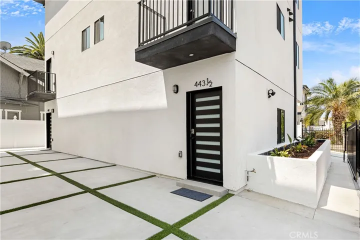 443 N Harvard Boulevard 1/2, Los Angeles, California 90004