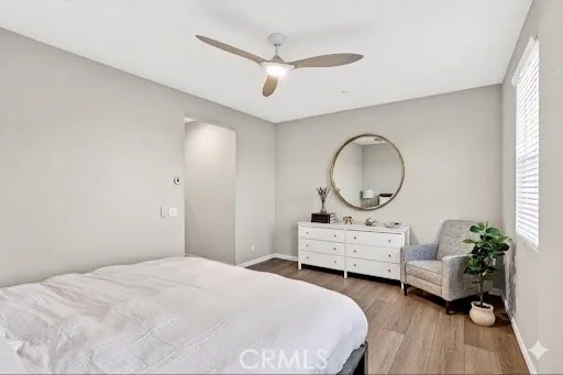 Mirror and small items virtually staged