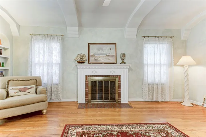 905 Alma Street, Glendale, California 91202