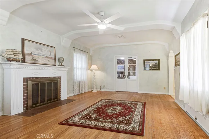 905 Alma Street, Glendale, California 91202