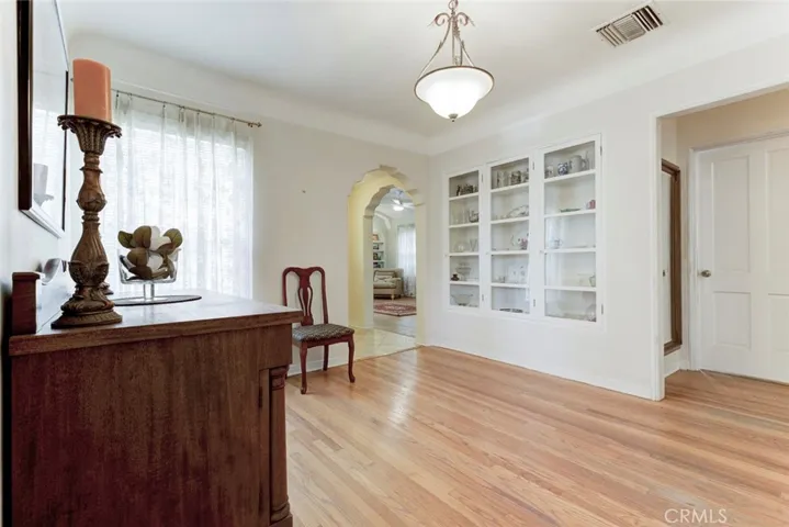 905 Alma Street, Glendale, California 91202