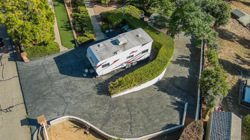 2nd Driveway with possible RV/Boat and/or extra parking.