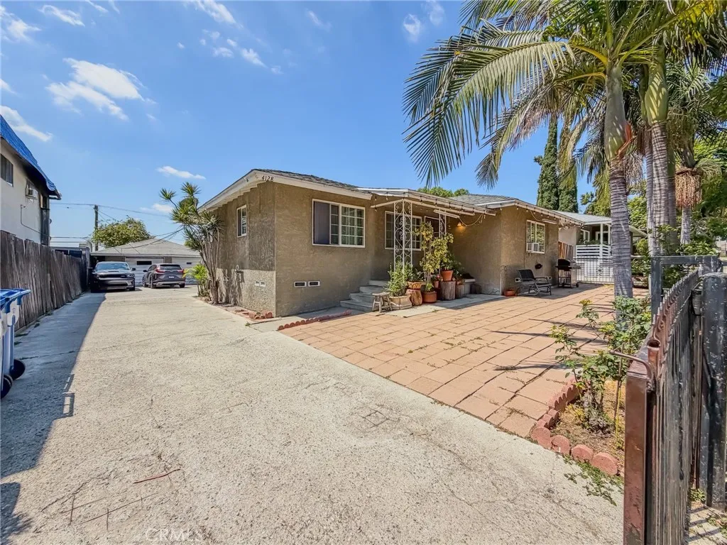 FRONT OF DUPLEX