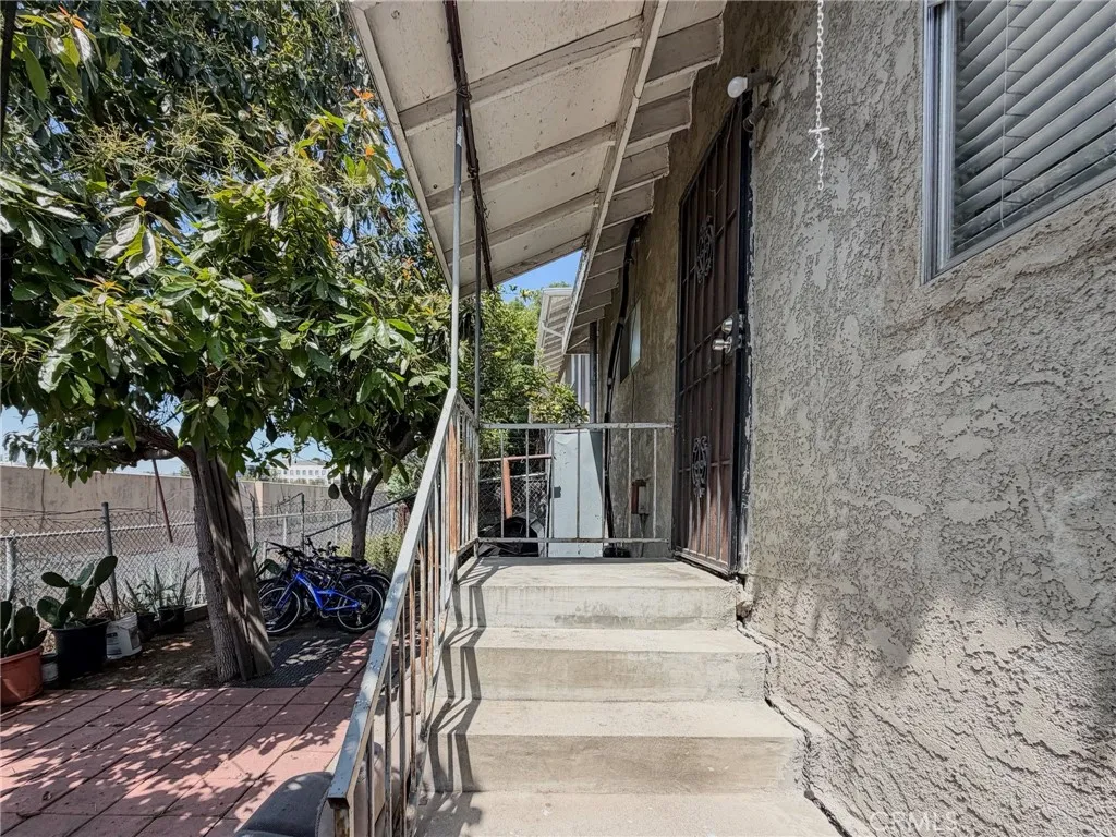 ENTRANCE TO UNIT#2