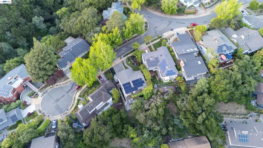 70 St James Pl, Piedmont, California 94611