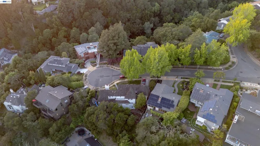 70 St James Pl, Piedmont, California 94611