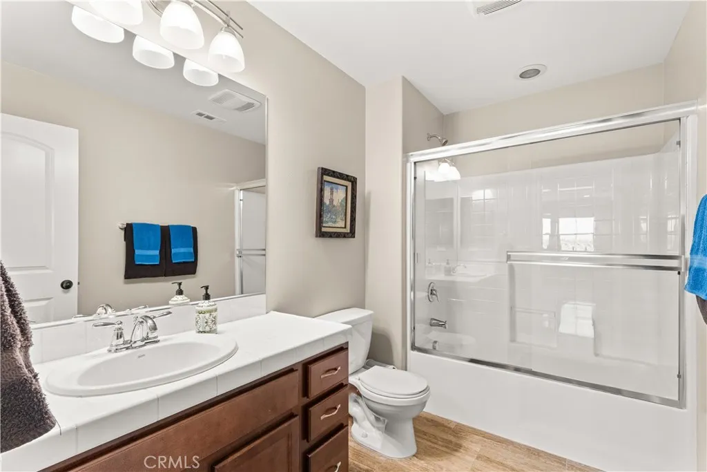 Down stairs full bathroom with shower tub combo