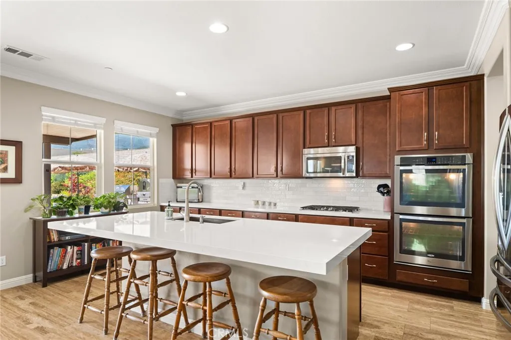 Built in Dual stainless steel ovens