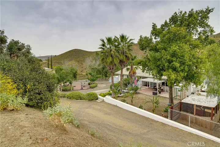 drive way to 10 car garage