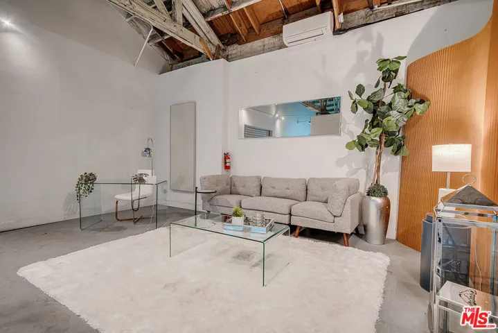 2330 S Broadway 101b, Los Angeles, California 90007