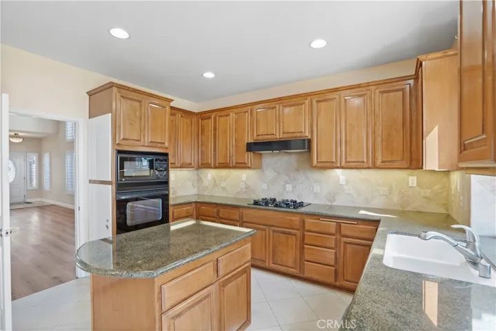 20600 Vercelli Way, Porter Ranch, California 91326
