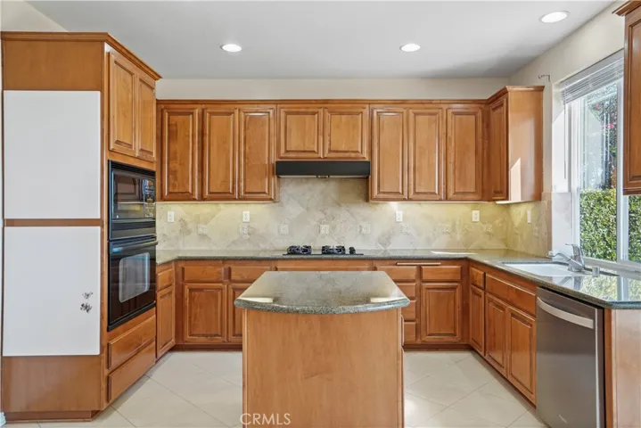 20600 Vercelli Way, Porter Ranch, California 91326