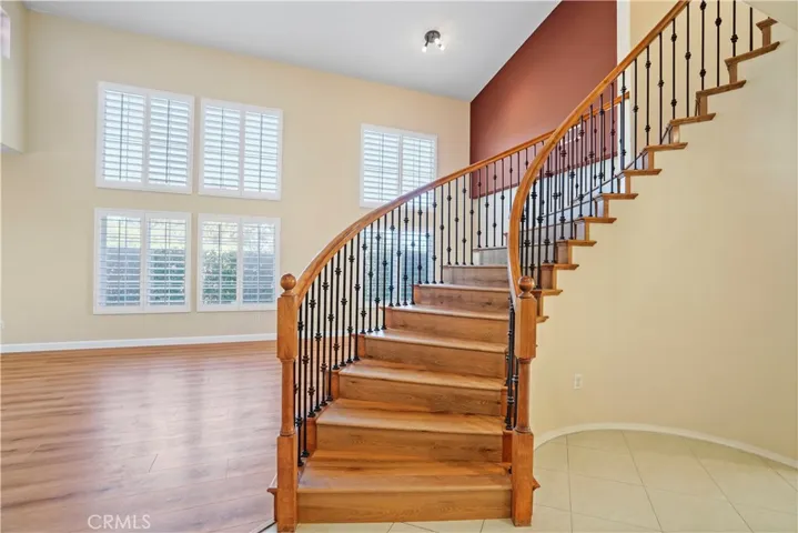20600 Vercelli Way, Porter Ranch, California 91326