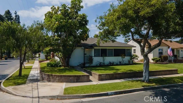 6038 Loomis, Lakewood, California 90713