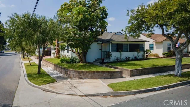 6038 Loomis, Lakewood, California 90713