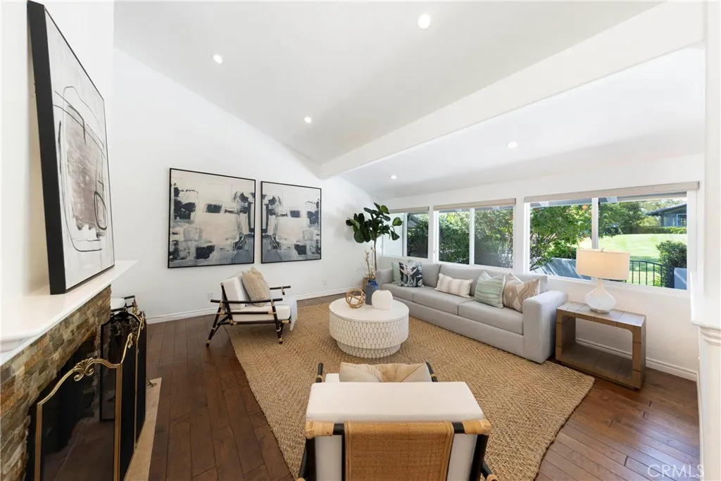 2102 Vista Entrada, Newport Beach, California 92660 — photo 5