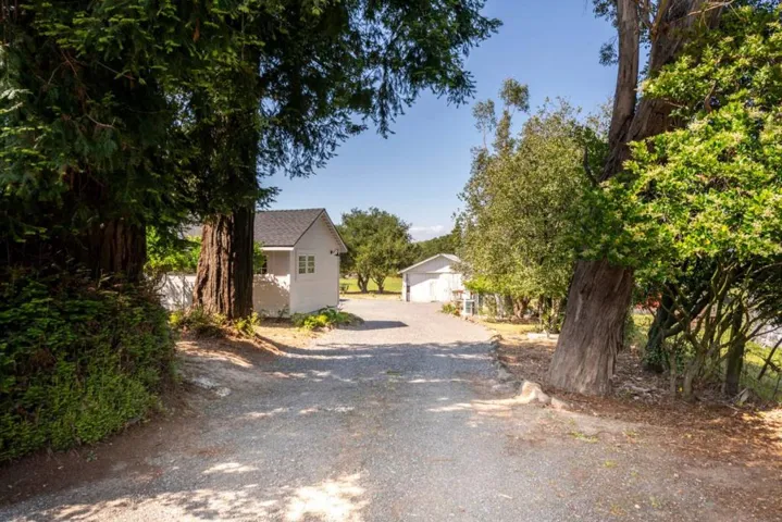 2212 Magnolia Avenue, Petaluma, California 94952